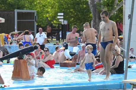 Augusztus 19-ig ingyenes a délutáni belépés a fehérváriaknak a strandra!